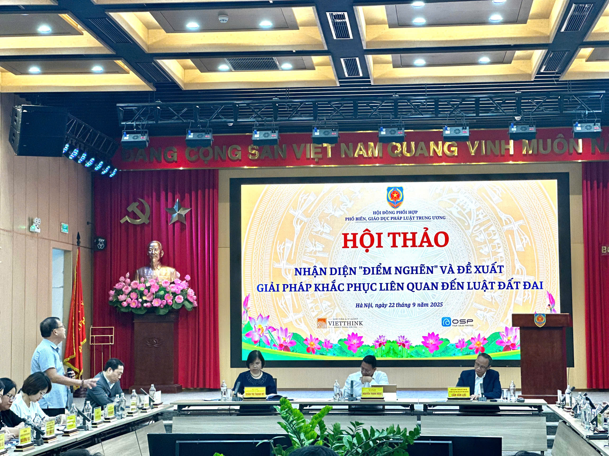 Vietthink tài trợ và tham gia hội thảo “Nhận diện điểm nghẽn và đề xuất giải pháp khắc phục liên quan đến lĩnh vực đất đai” do Bộ Tư pháp và Bộ NN&MT tổ chức